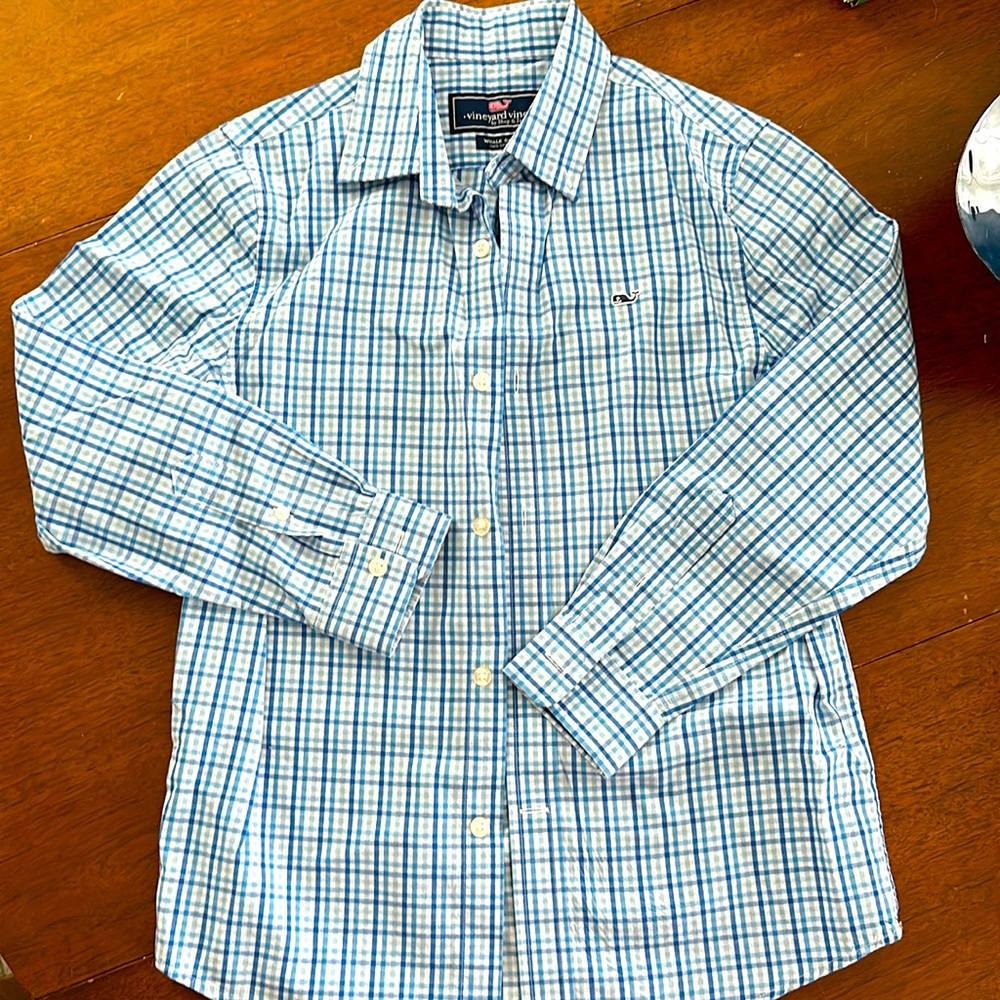 Vineyard Vines boy’s Whale button down  shirt size small (8-10) Like New!